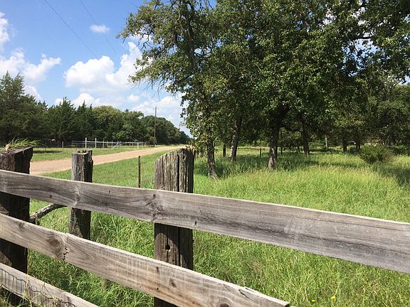 2nd image of 2586 County Road 376
