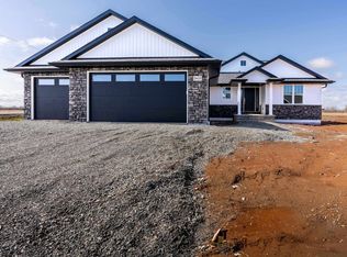 2403 Riddle Ct, De Pere, WI 54115