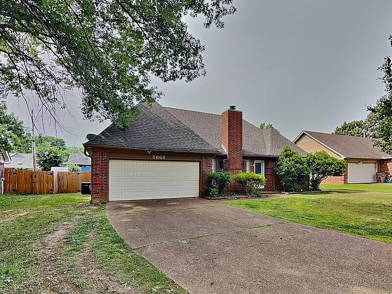 Building Photo - 5863 Pipers Green Ln