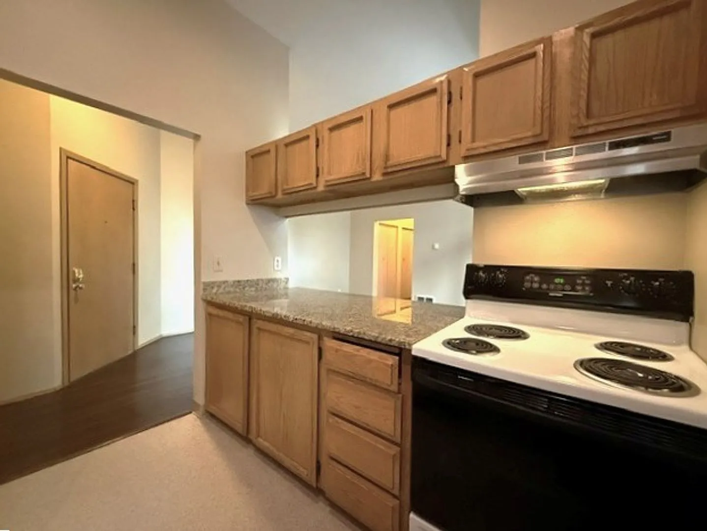 Park Madison Apartments — Photo 4