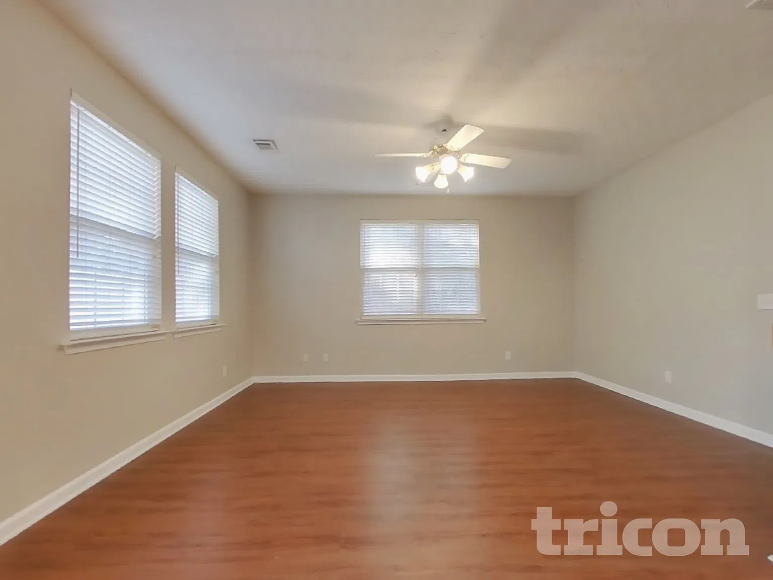 695 W Oaks Dr Woodstock GA — Photo 4