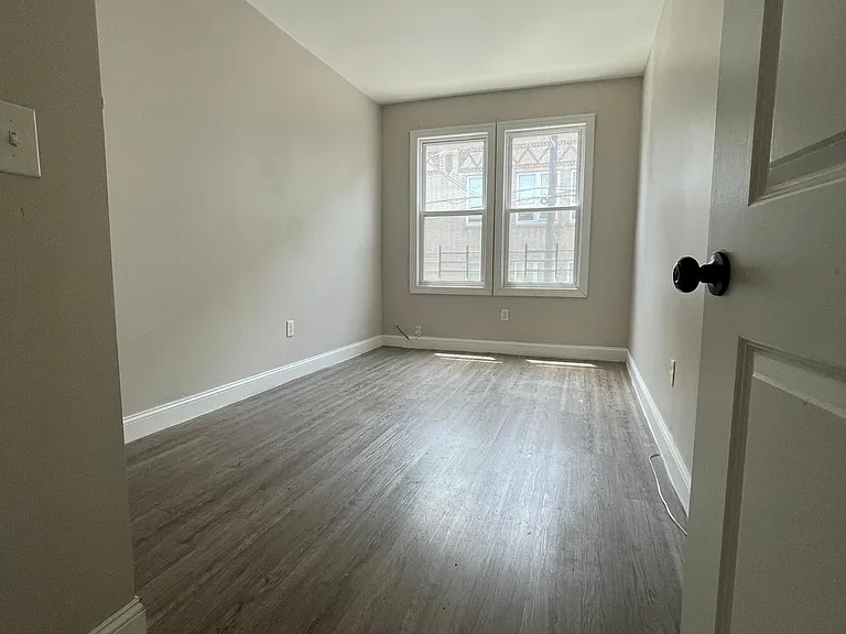 122 Virginia Ave #1F — Photo 3