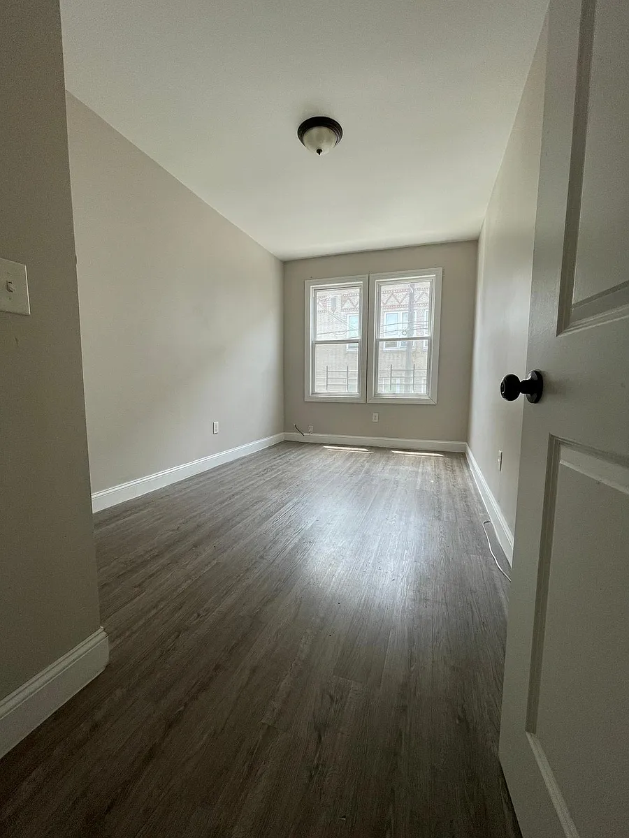 Building Photo - 122 Virginia Ave #2F
