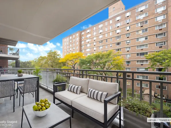 52-30 39th Drive image 5 of 12