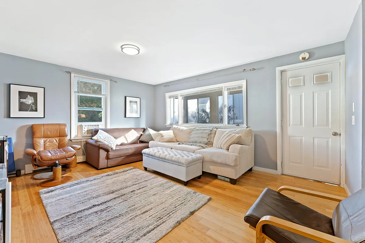 Building Photo - 45 Wellington Ave #1