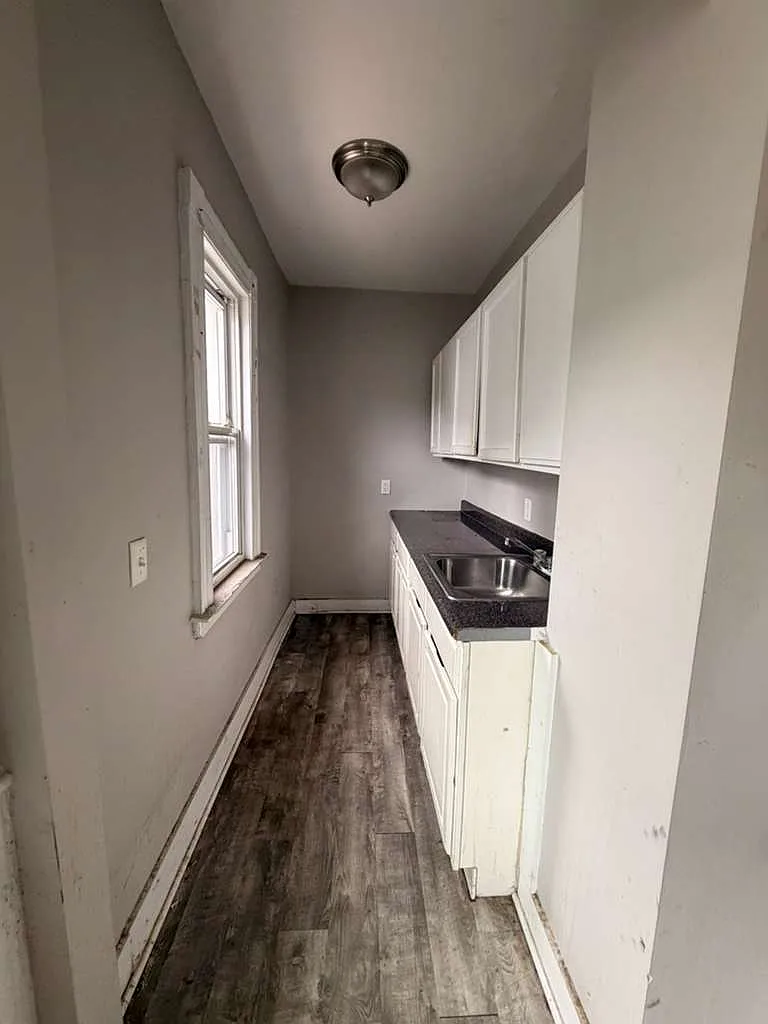3 bed, $1,600 — Photo 1