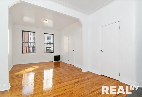 Rented by REAL New York | media 12