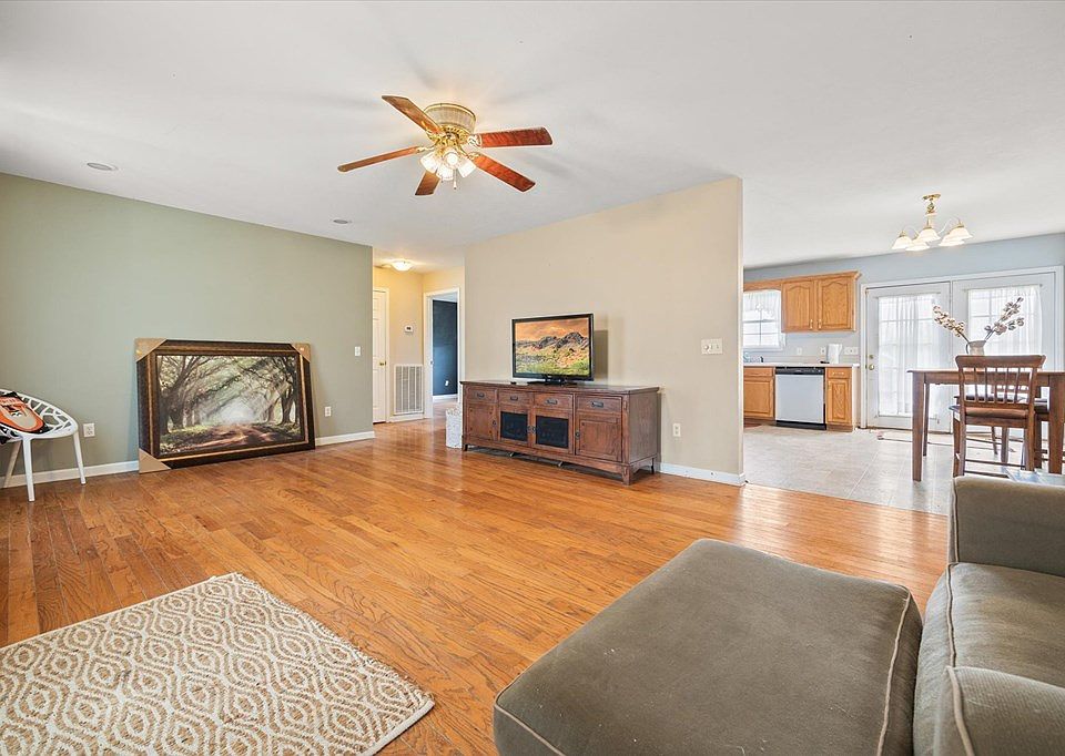 1711 Bouton Dr, Algood, TN 38501 Zillow