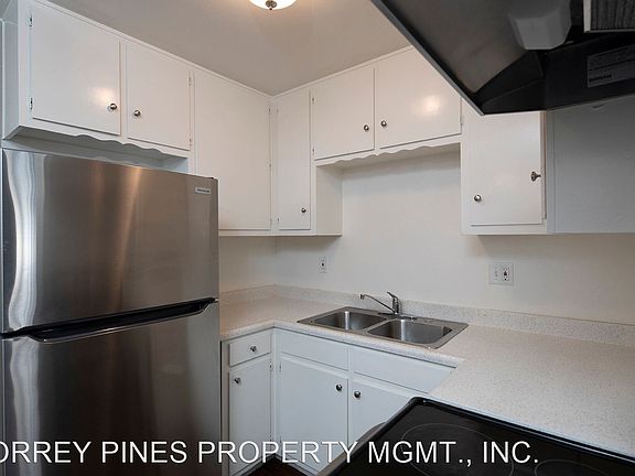 5th image of 584 Anita St #2