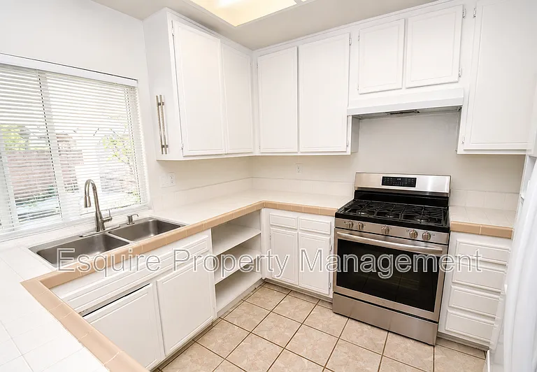 2065 Pamela St — Photo 8