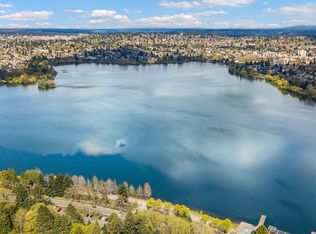 7904 Green Lake Dr N, Seattle, WA 98103