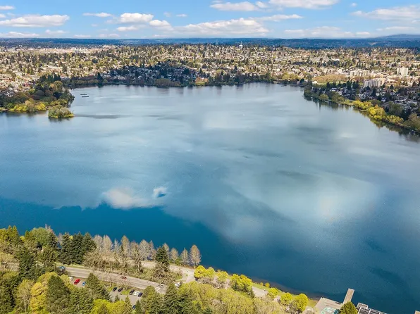7904 Green Lake Drive N, Seattle, WA 98103
