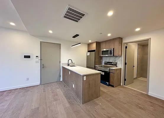 Rented by JB Mac Real Estate Inc. | media 3