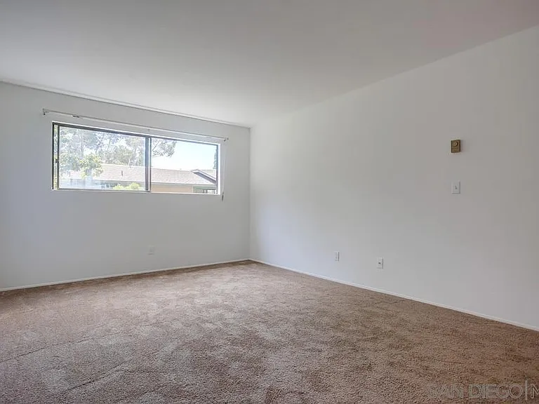 4651 Pico St #111 — Photo 8