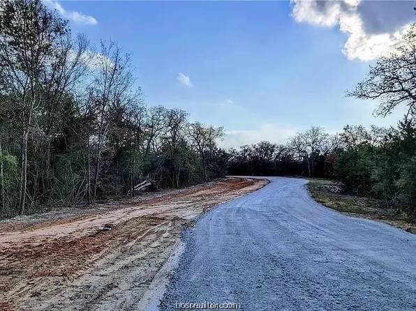 4430 Hampshire Ln, Franklin, TX 77856