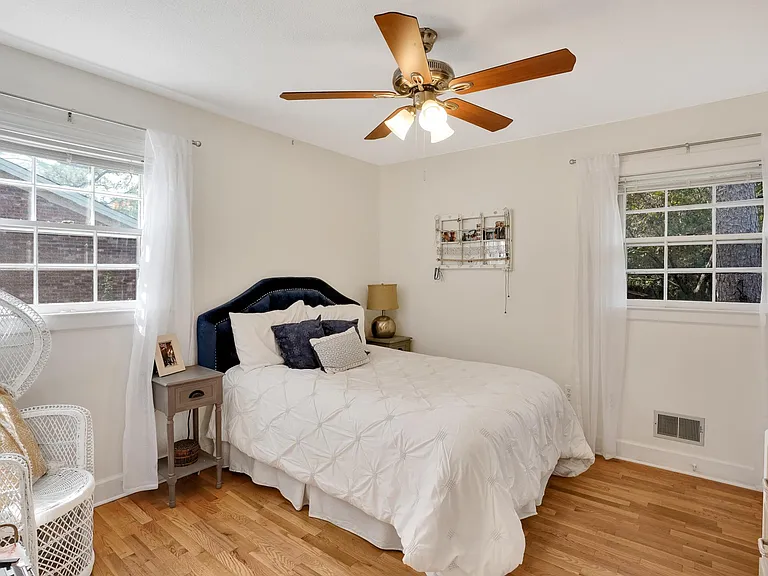 114 S Cardinal Dr — Photo 21