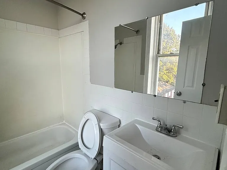 261 French St #12 — Photo 8