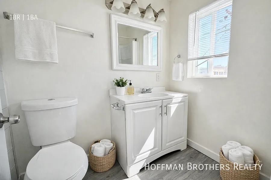 8701 S Figueroa St Los Angeles, CA 90003 — Photo 4