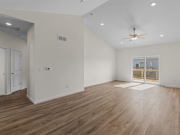 4th image of 1656 Aspen Ct