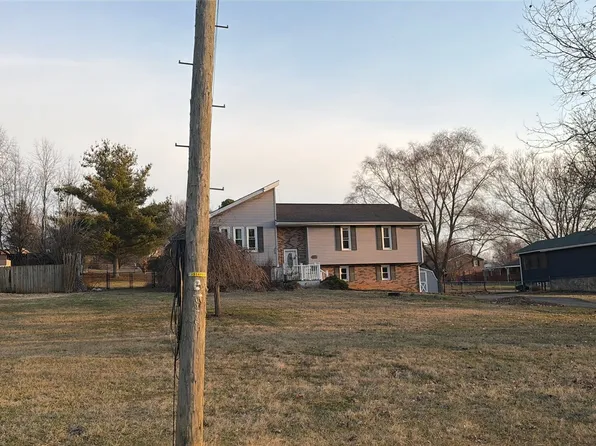 1208 W College St, Jonesborough, TN 37659