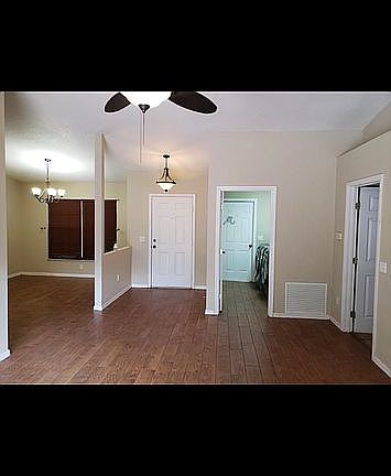 3rd image of 47 Banyan Dr