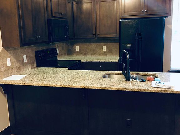 2nd image of 750 Jenkins Ave #2