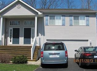 9492 Timber Ridge Dr, Grand Blanc, MI 48439