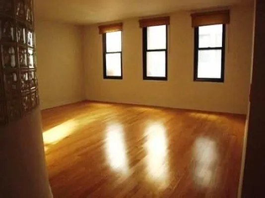 Rented by MNS | media 27