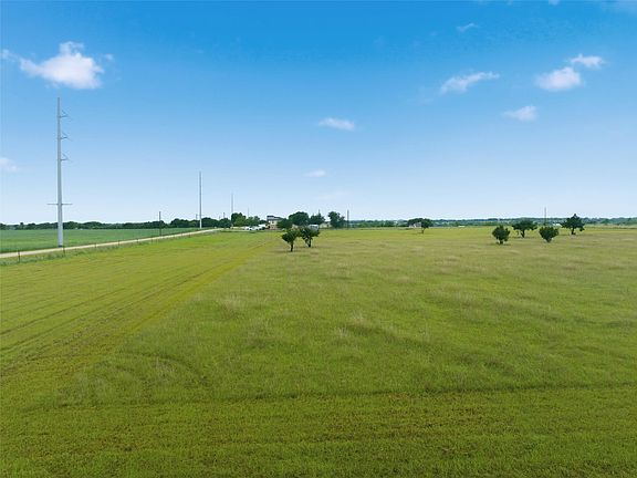 4th image of Wade Rd
