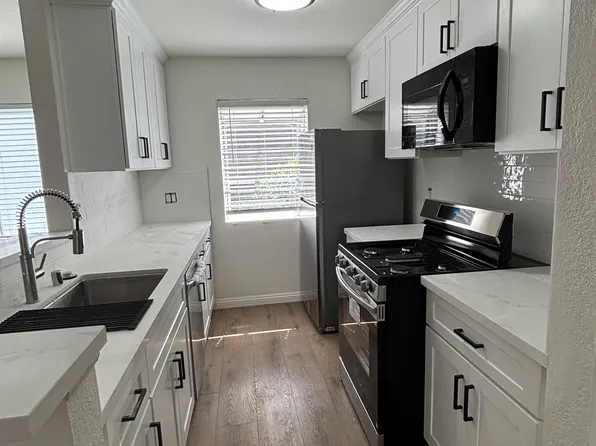 5810 W Olympic Blvd APT 105, Los Angeles, CA 90036