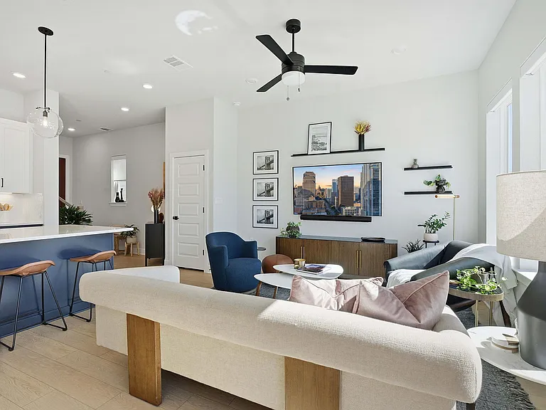 607 Terrier Trl — Photo 12