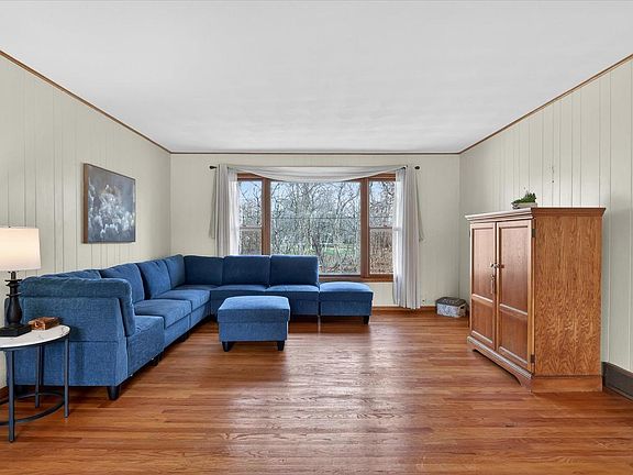 3rd image of 701 North Hill Road