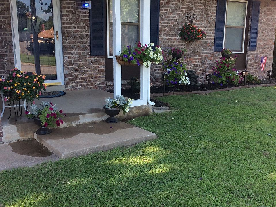 1st image of 605 W 148th St S