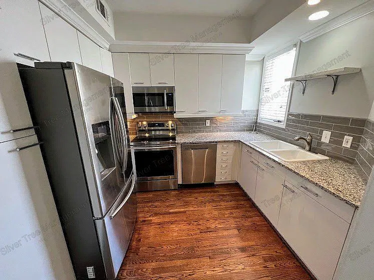 2 bed, 2.5 bath, 1396 sqft, $1,795 — Photo 3