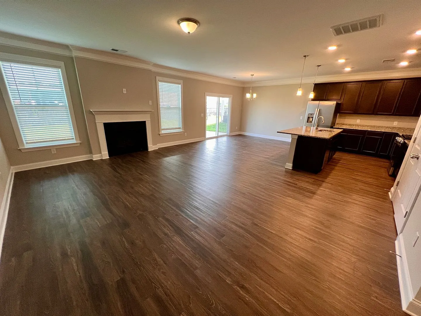 Spacious 4BR Lexington Home with Open Floor Plan & Covered Patio — Photo 3
