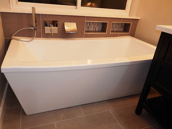 Master soaking tub