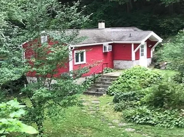 111 Redding Rd, Redding, CT 06896