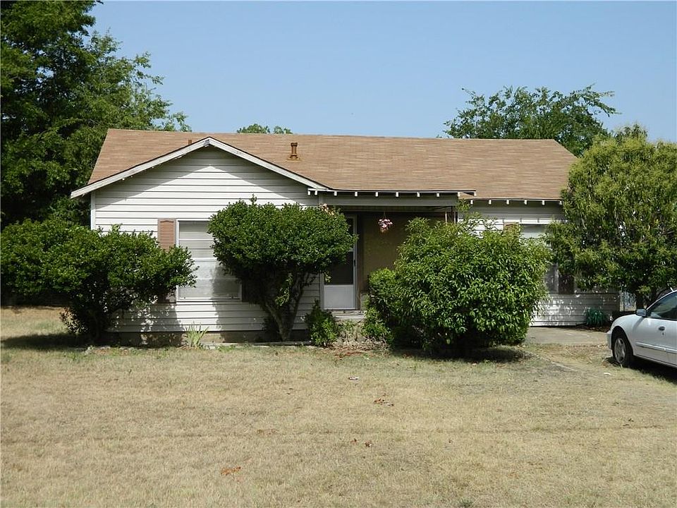 1st image of 2611 Skyline Dr
