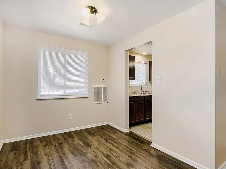 4800 W 9th Ave — Photo 7