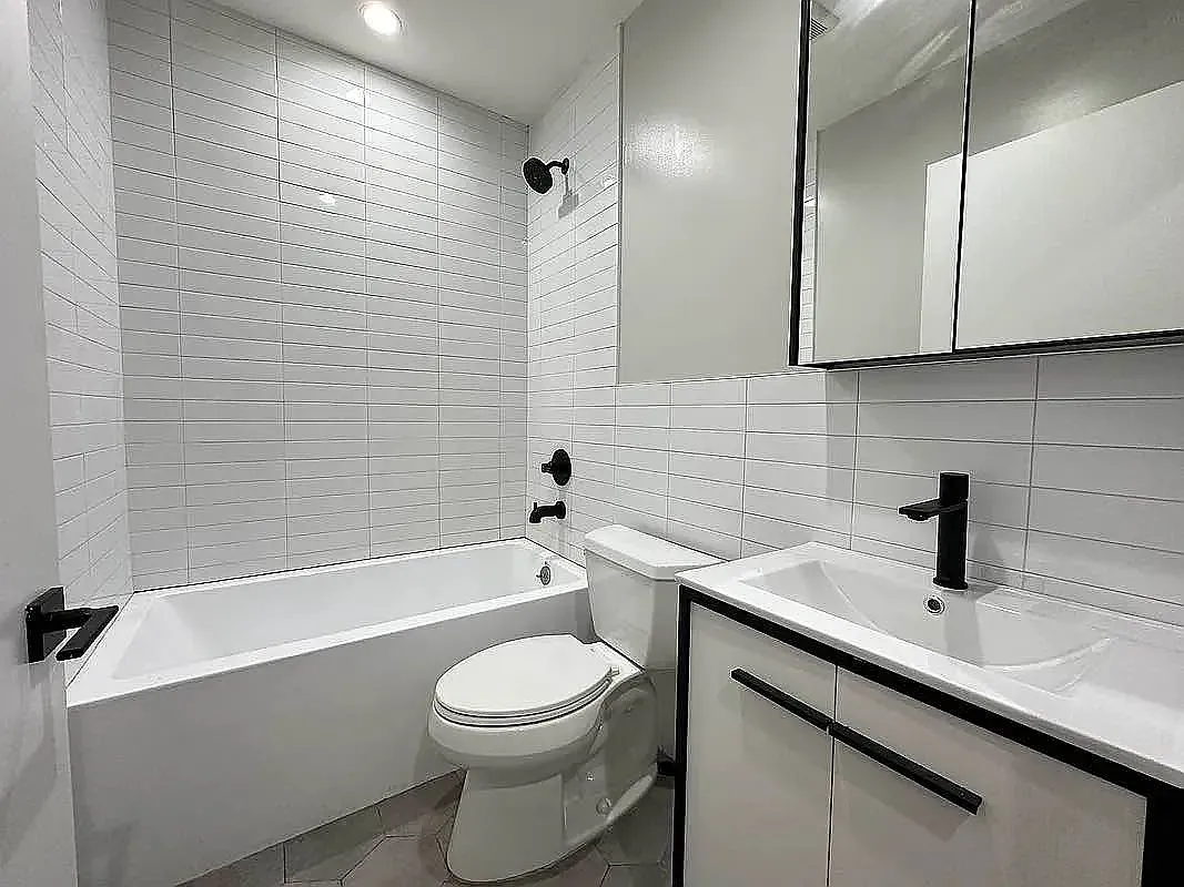 2781 University Avenue — Photo 3