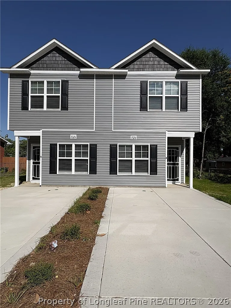3 bed, 2.5 bath, 1401 sqft, $1,390 — Photo 1