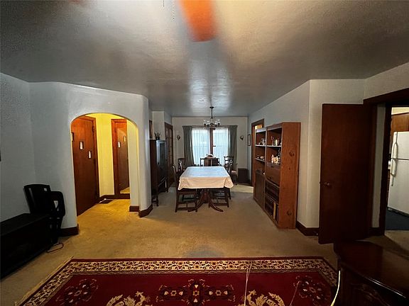 5th image of 613 Beverly Dr