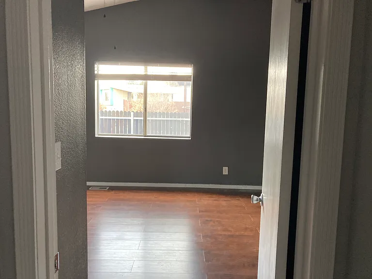 4517 Katie Cir E — Photo 15
