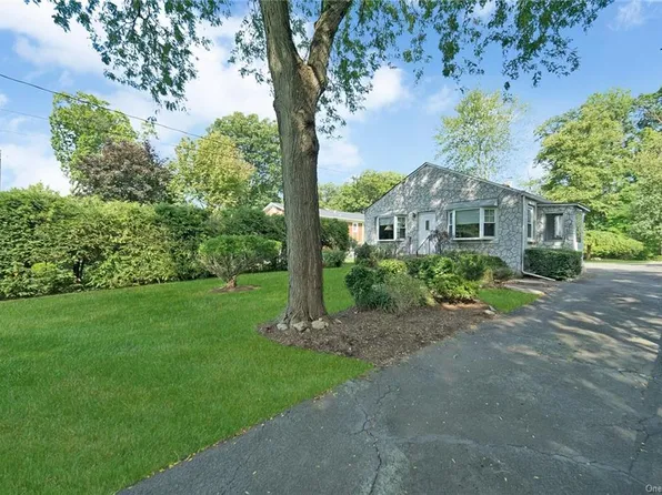 298 Ehrhardt Rd, Pearl River, NY 10965