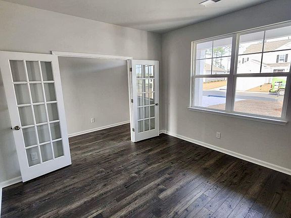 4th image of 2108 Ridgedale Dr