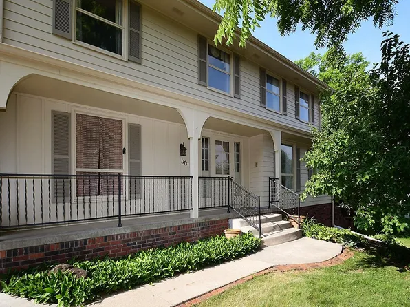 11731 Leavenworth Rd, Omaha, NE 68154