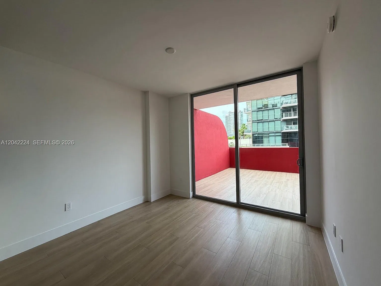1 bed, $3,950 — Photo 4
