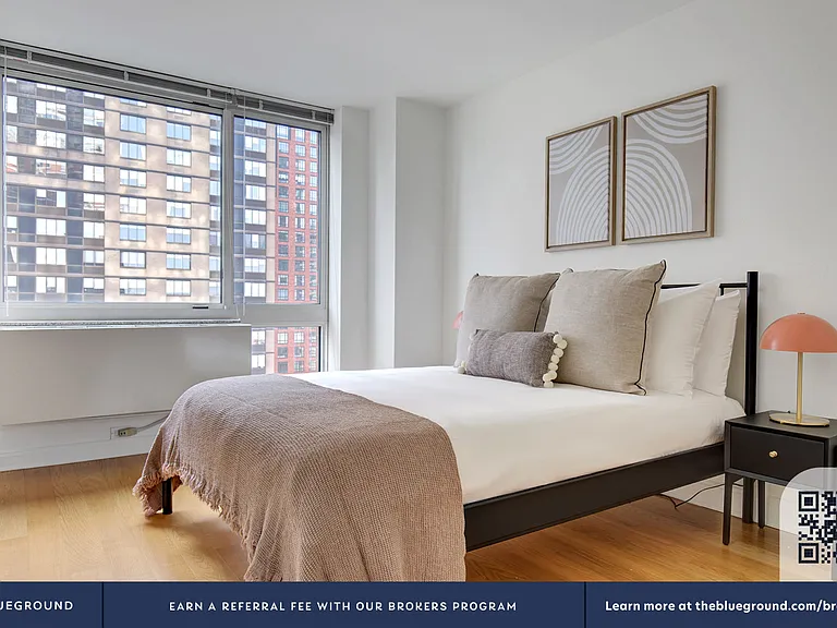 215 E 96th St #21J — Photo 9