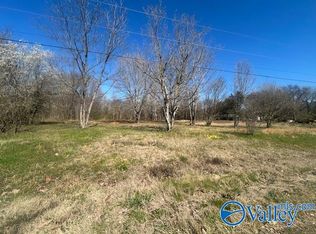 125 Riverdale Dr, Laceys Spring, AL 35754