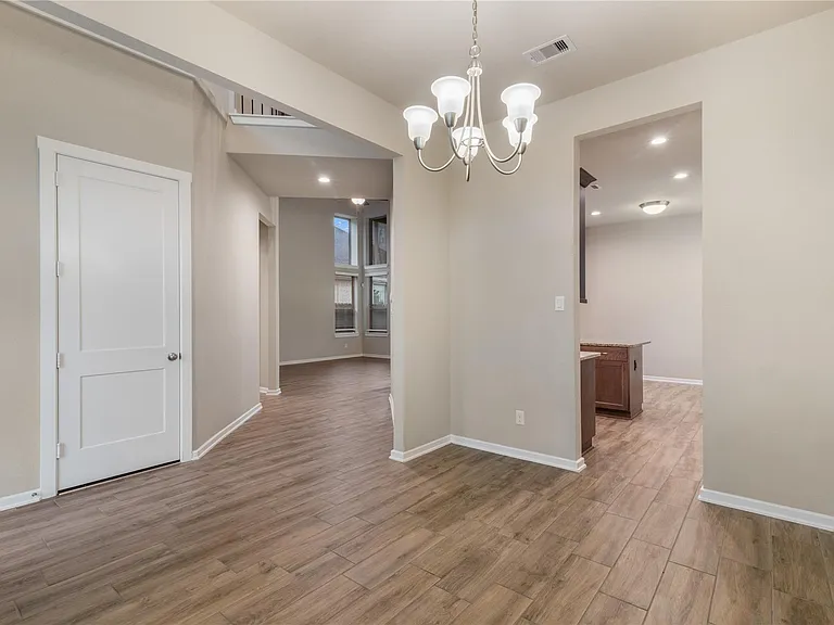 4702 Primrose Valley Ln — Photo 7